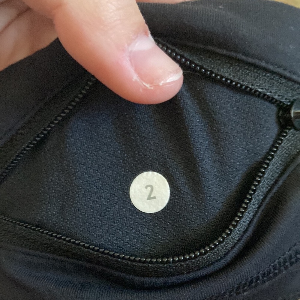 Lulu lemon black leggings size 2 - Picture 8 of 8